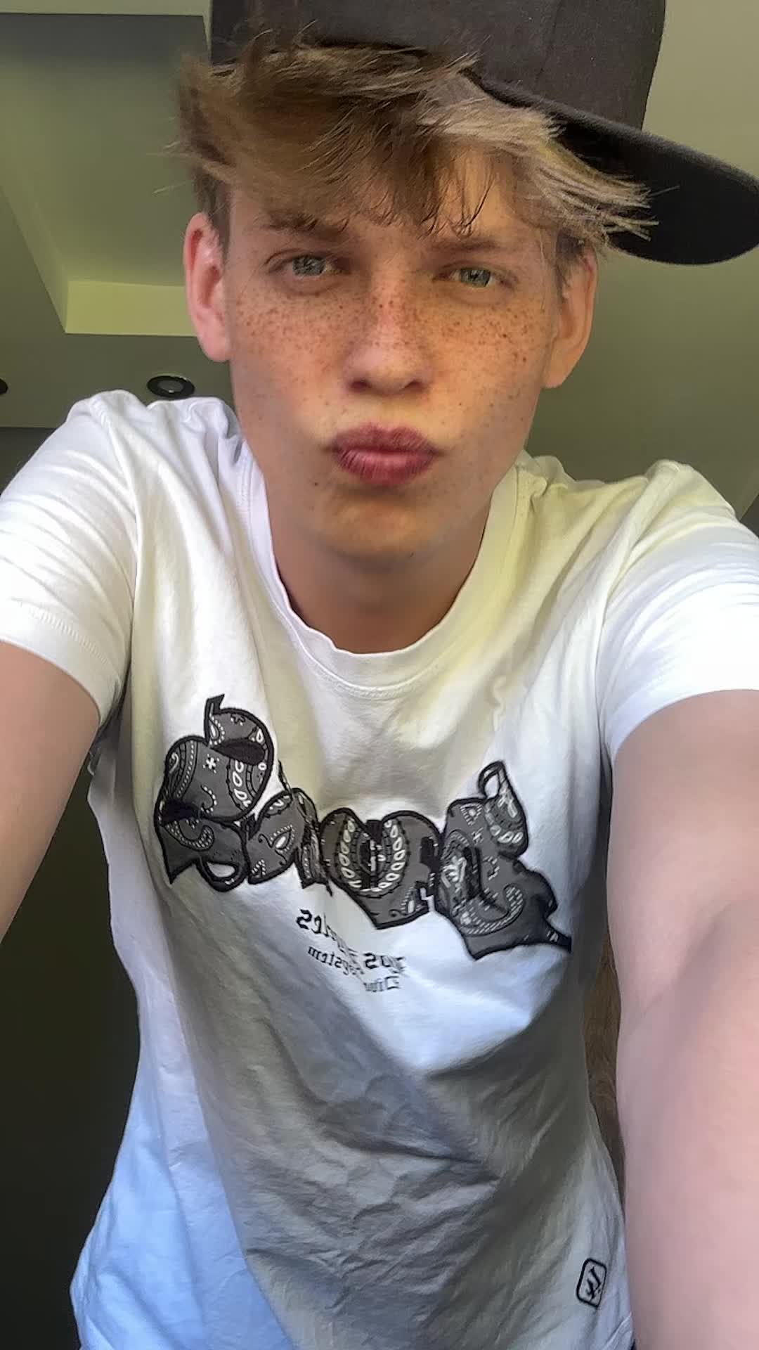 @Dominik• insta dominikmoryn