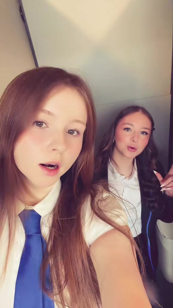 @Лерок🍒