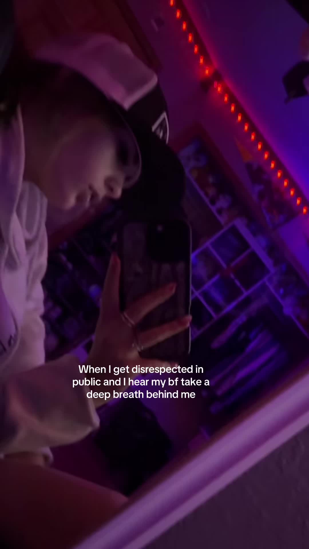 @leahtheisen0