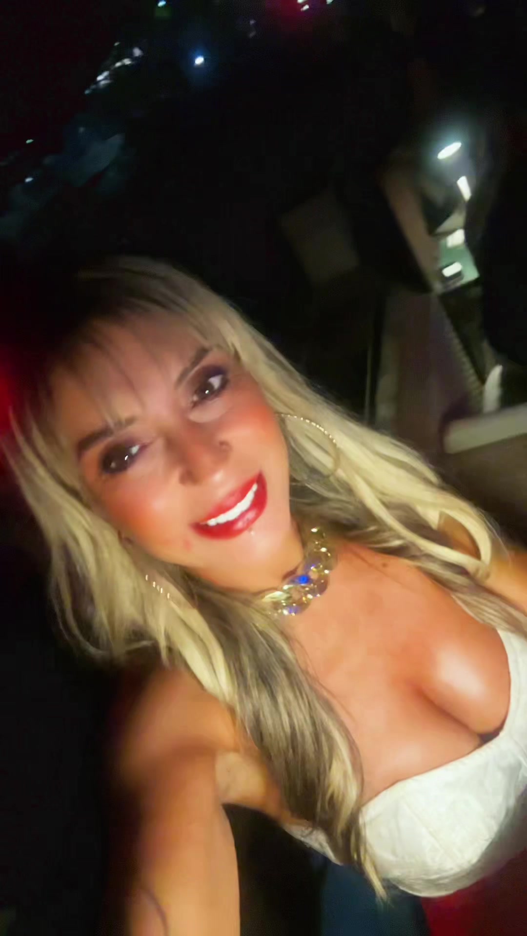 @Valy_b. Ti segue