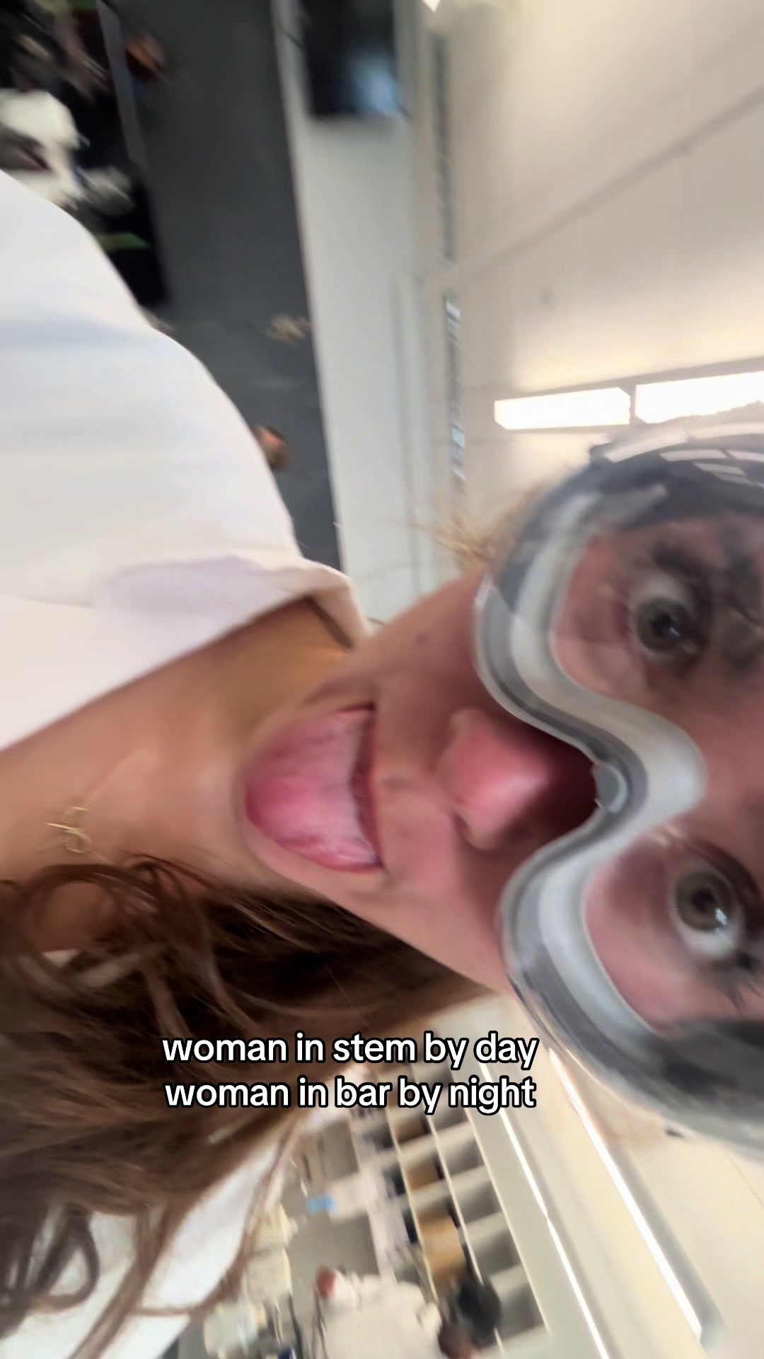 @€@~¥