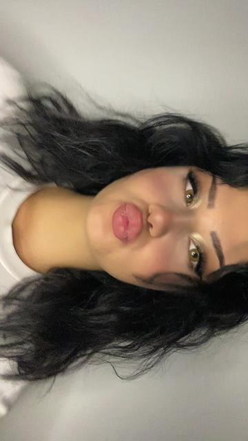 @L A U R A “ 🕷️