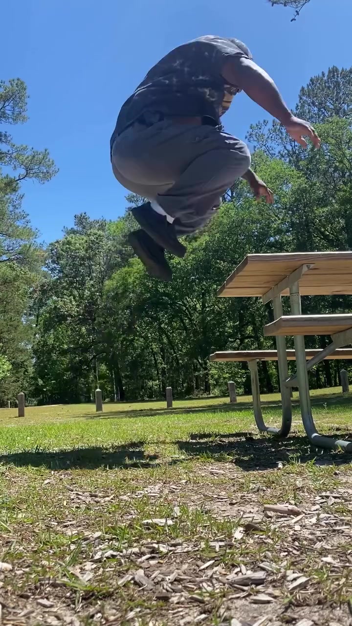 @desjhubbard