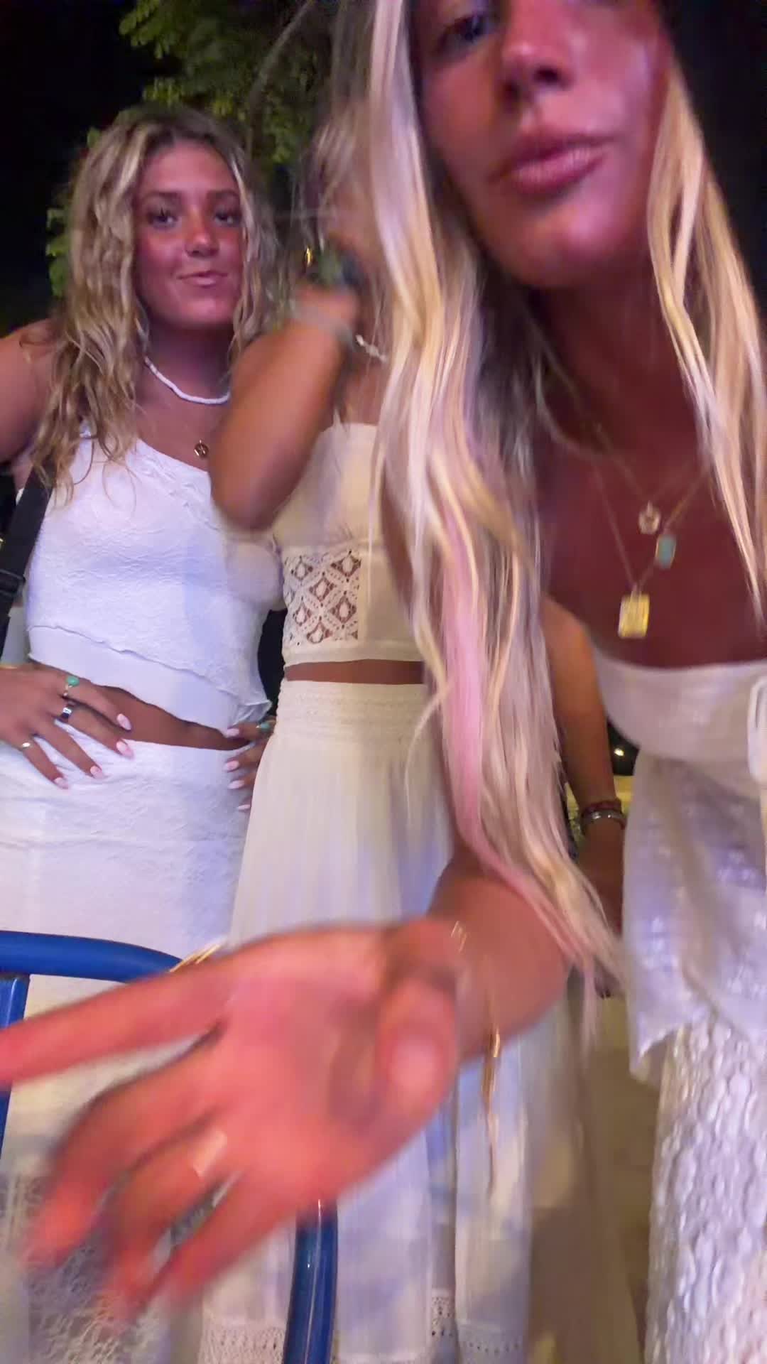 @LivvySamps