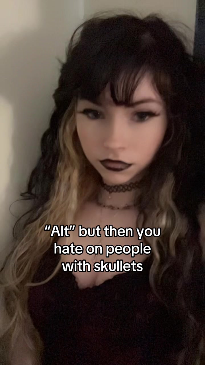 @Mae🦇