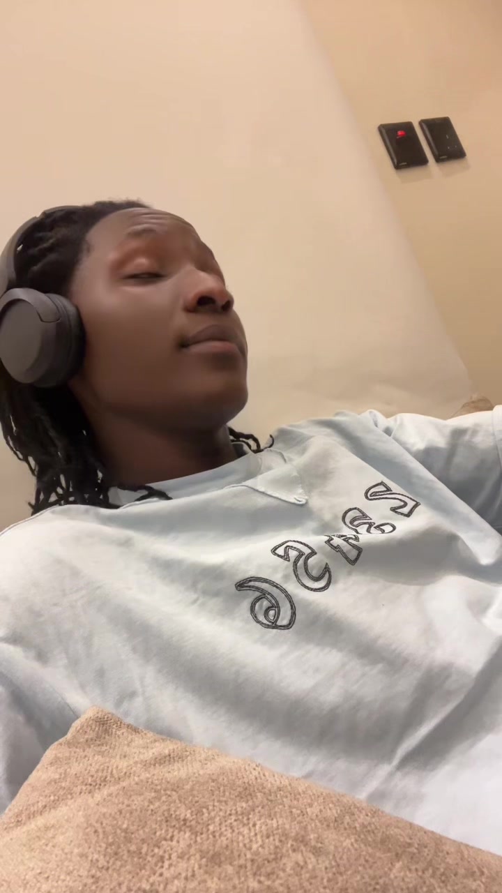 @zeeq080