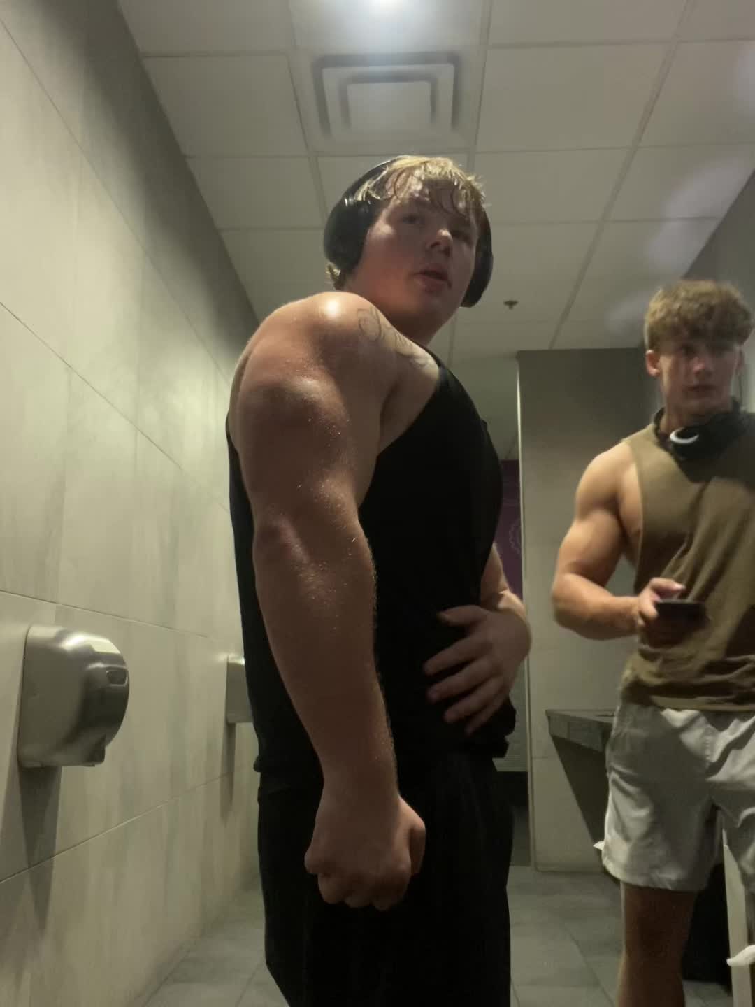 @A_lifts💪🏼