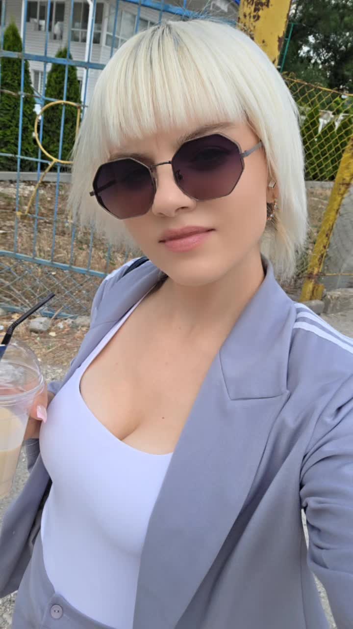 @Mia