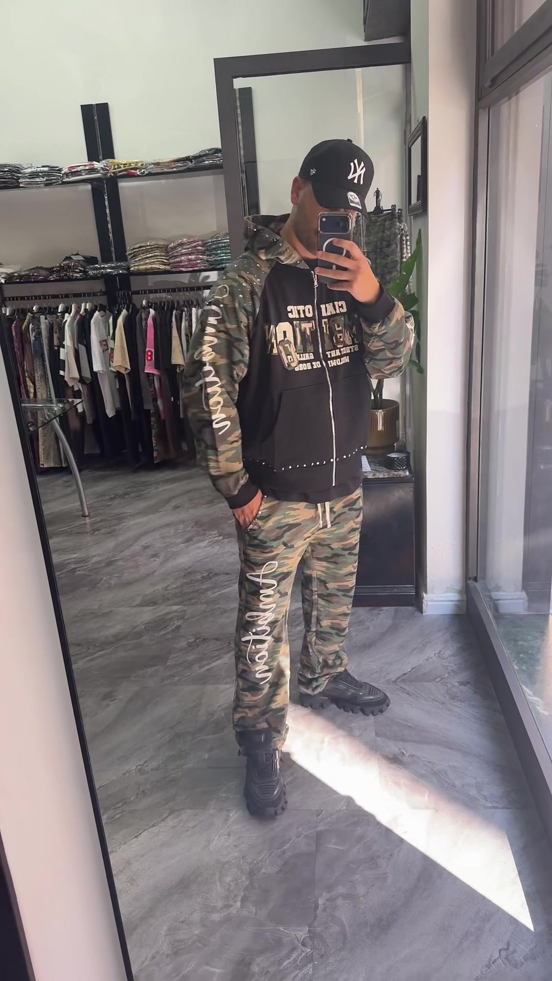 @luckystreet__