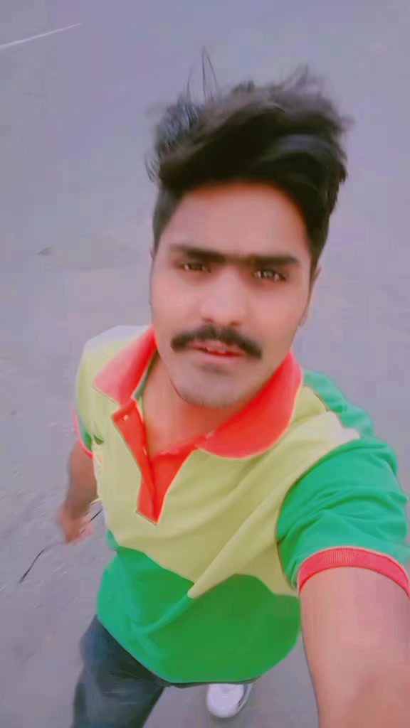 @🕺Deshi_Laika🕺