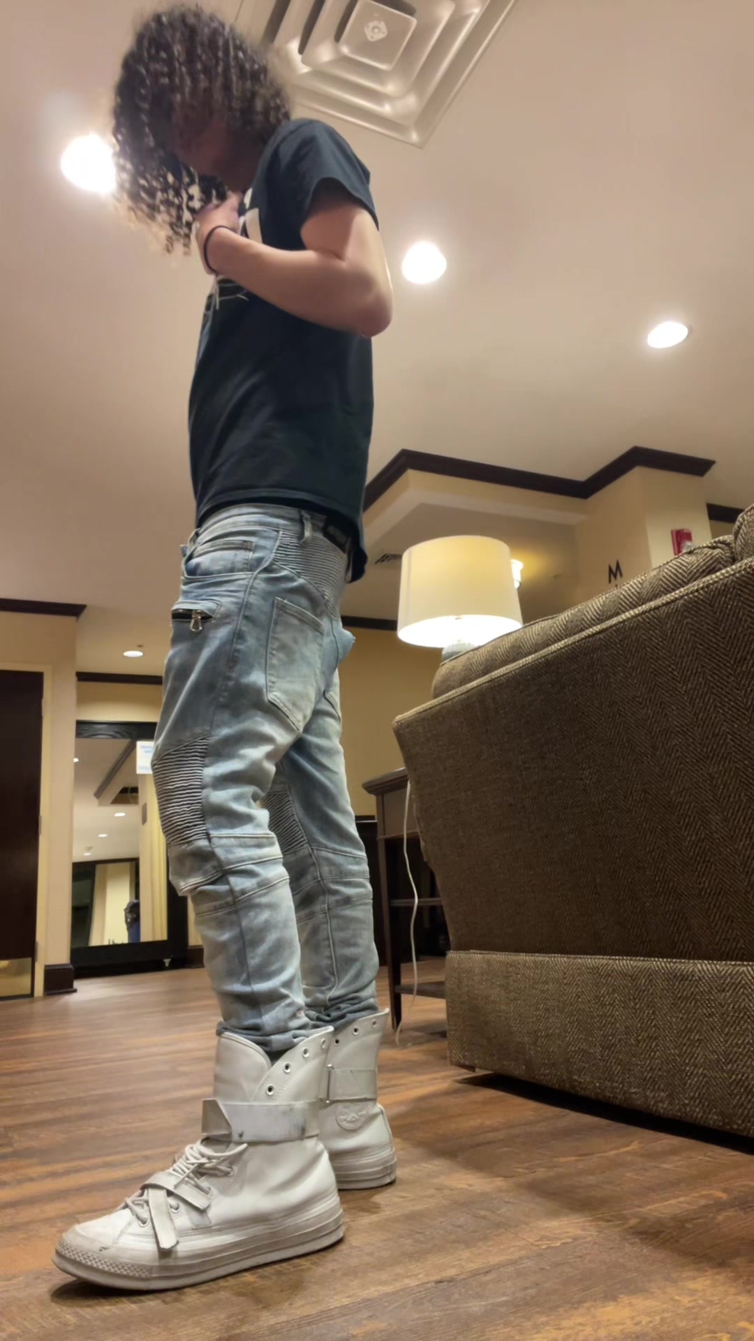 @Thraxr