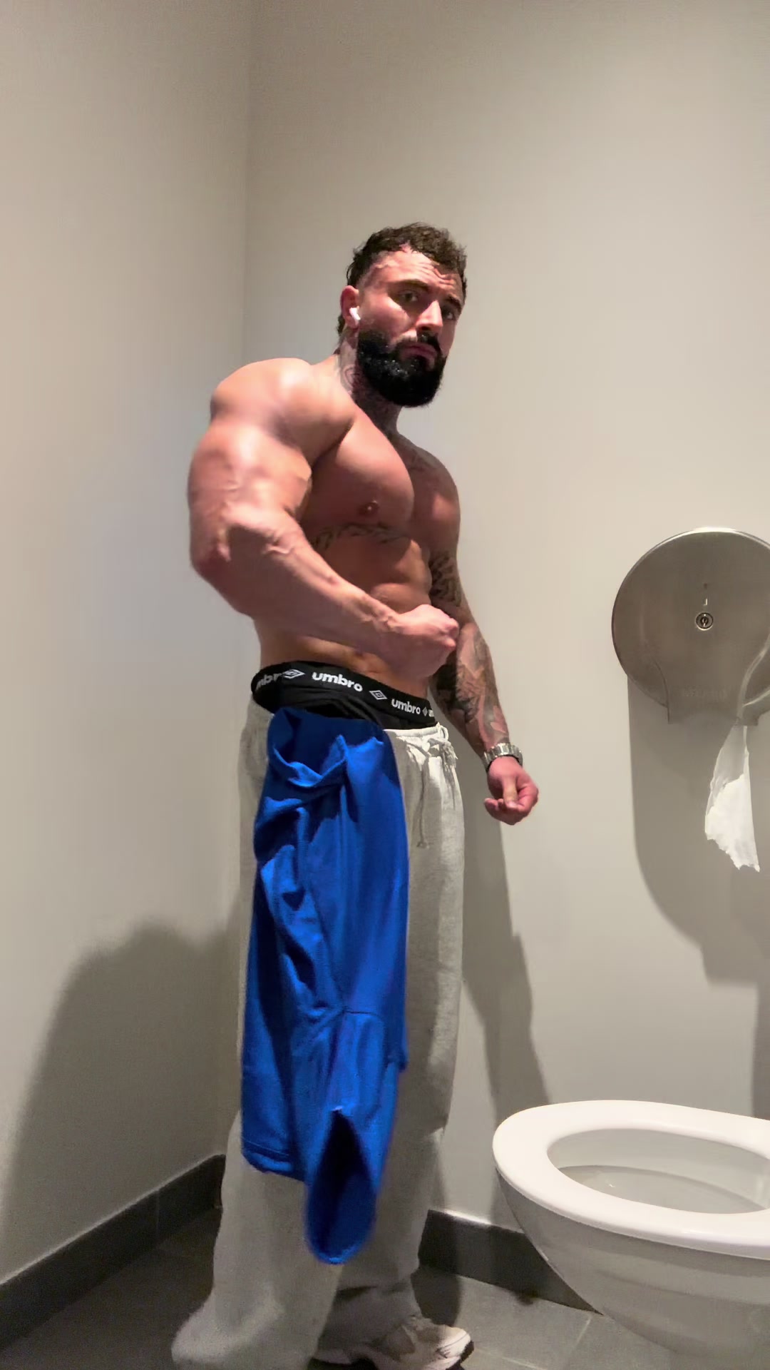 @Venzira