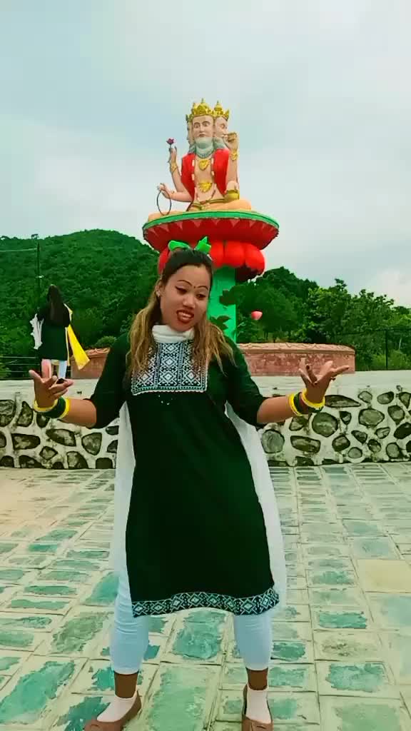 @❤ अनुष्मा भ्लोन ❤️