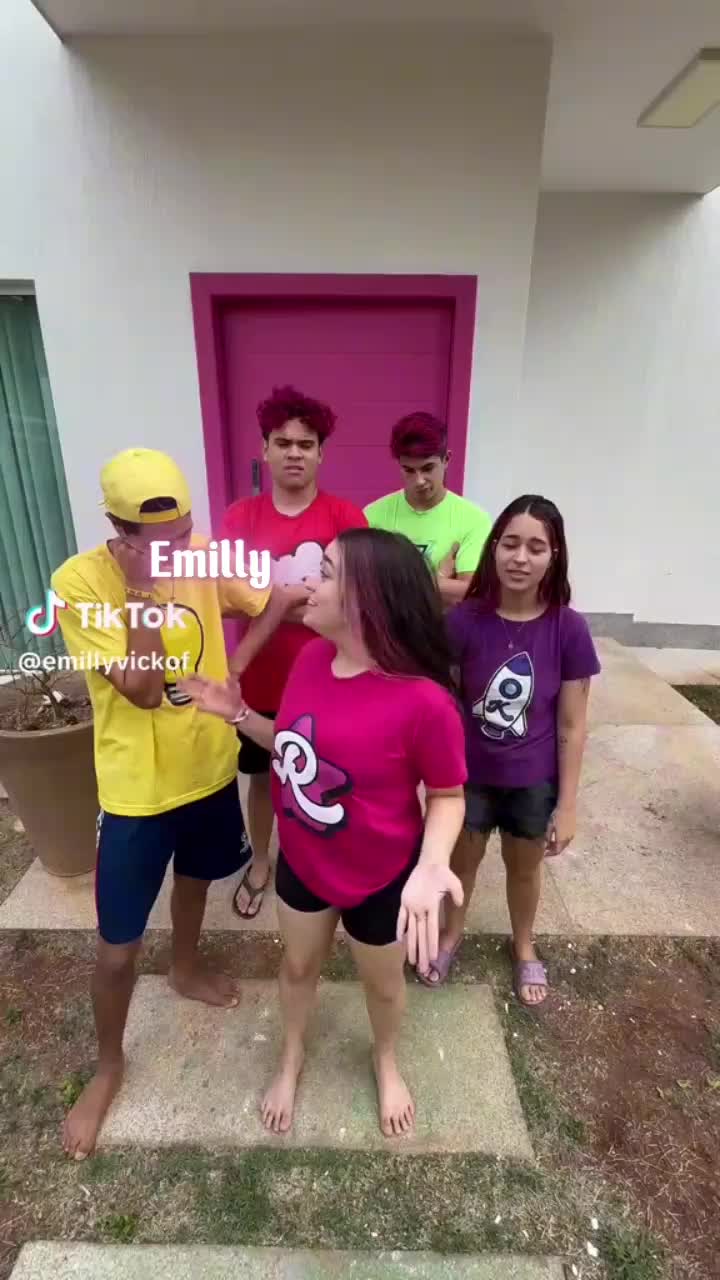 @Emily vit&oacute;ria 🩷🩷🩷