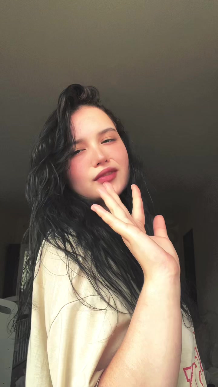 @_naya_