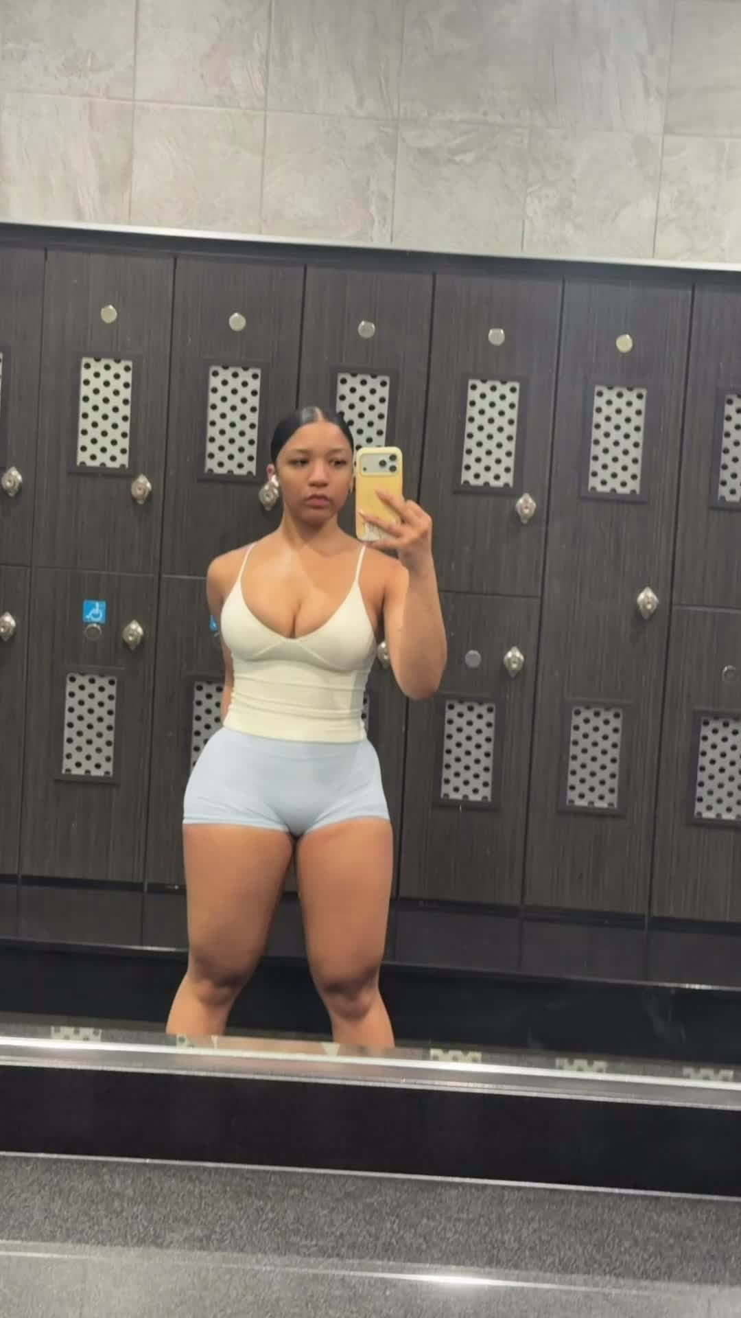 @𝓜 ᥫ᭡