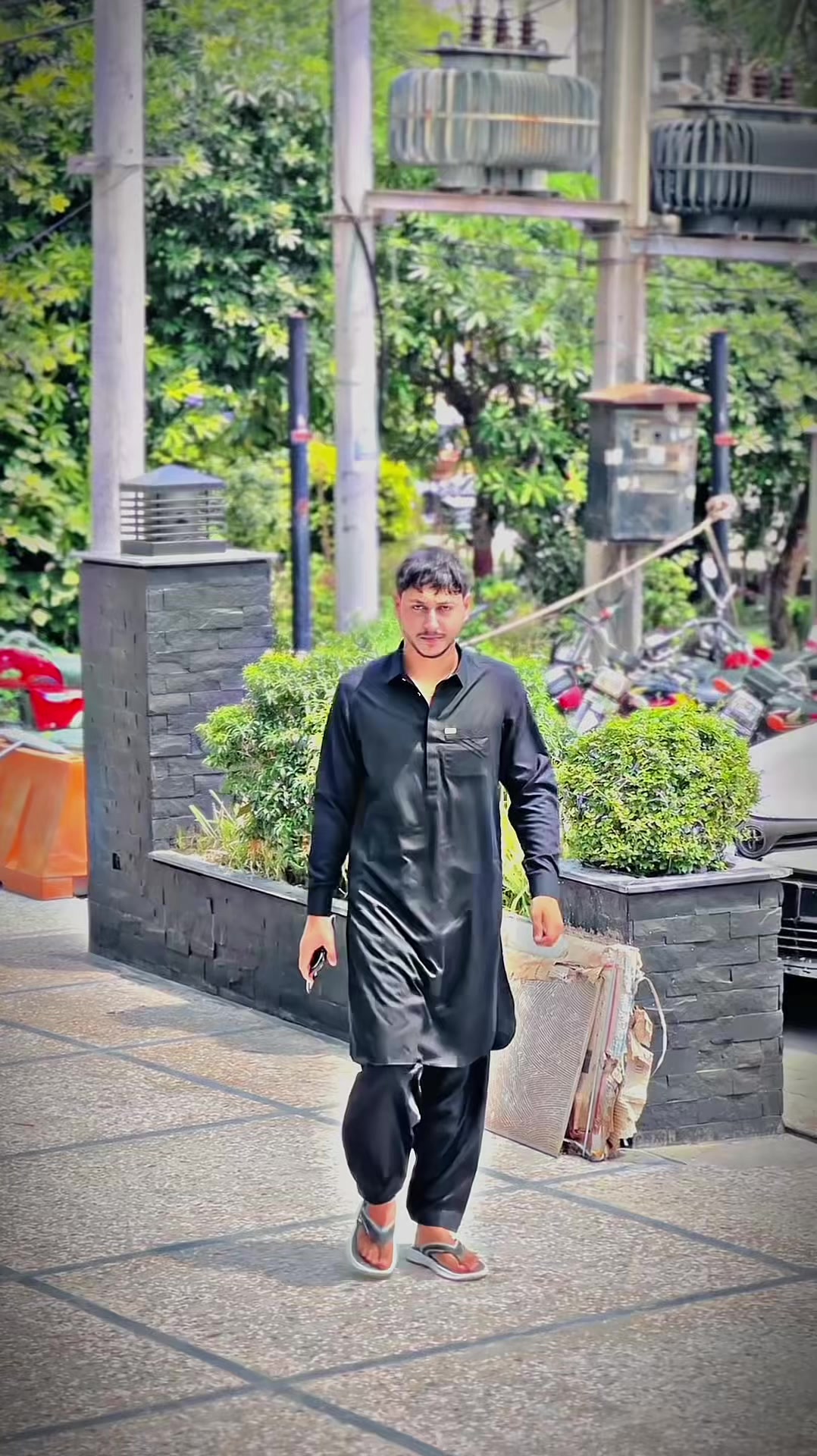 @🏴☠️بٹ بادشاہ🏴☠️