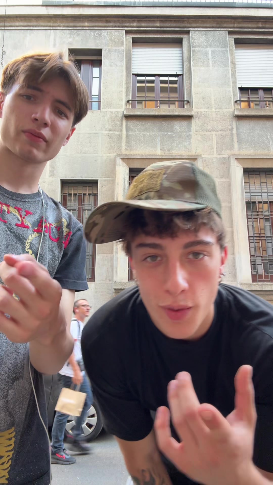 @Reskyu