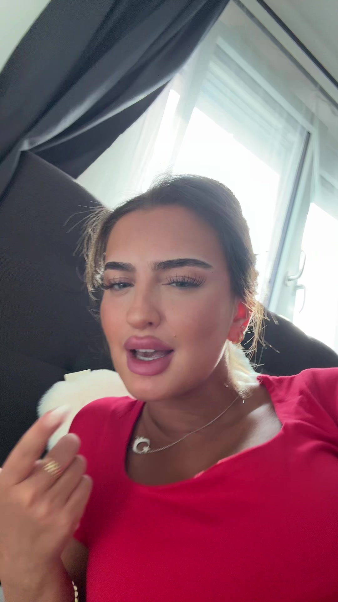 @𝒮