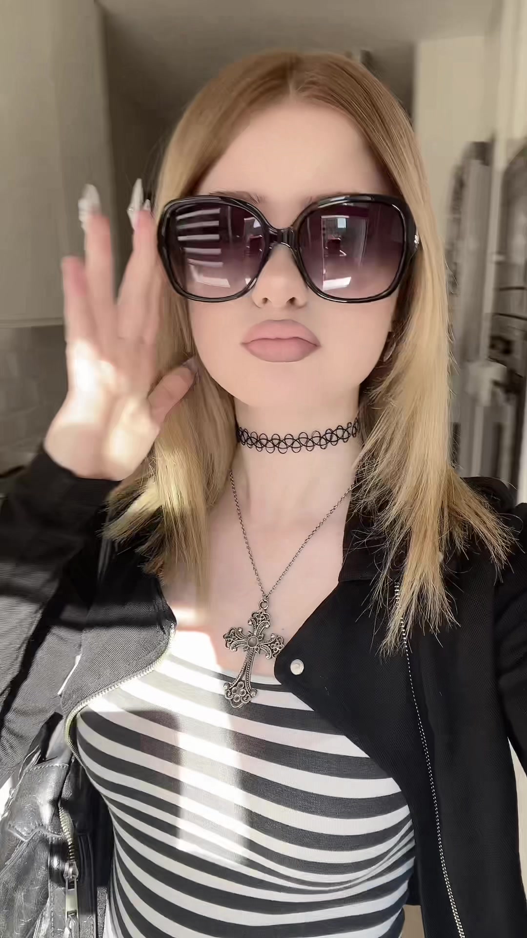 @j