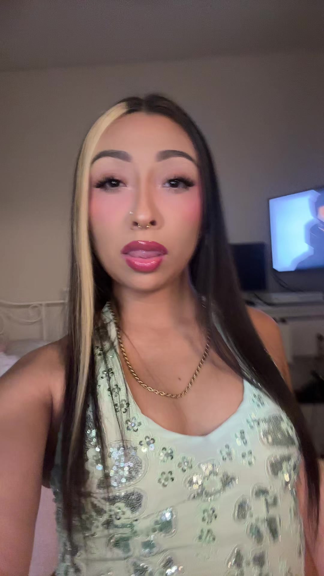 @Laisha