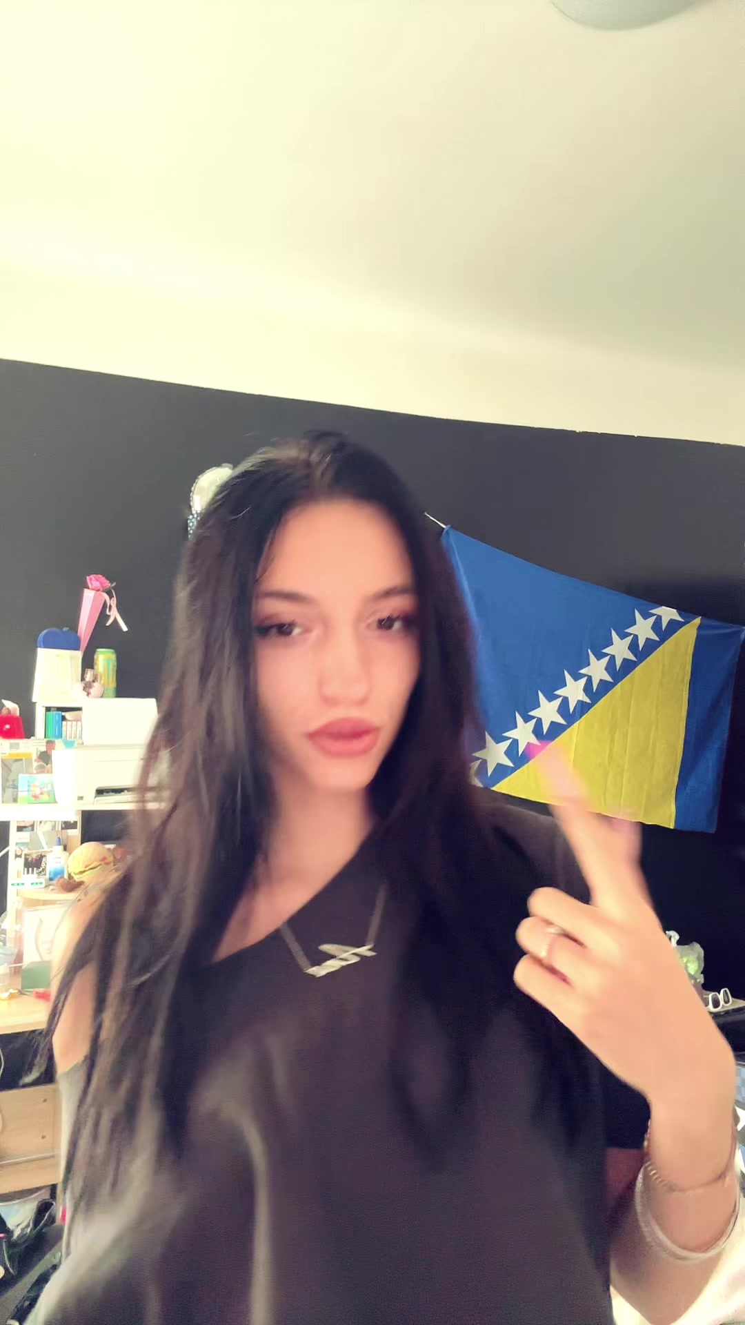 @nana𖣂