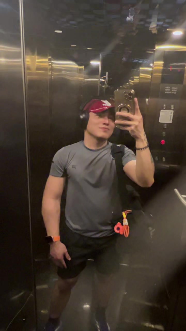 @𝔅𝔢𝔫𝔷 𝔄𝔫𝔡𝔯𝔢𝔦🇨🇳🇰🇿
