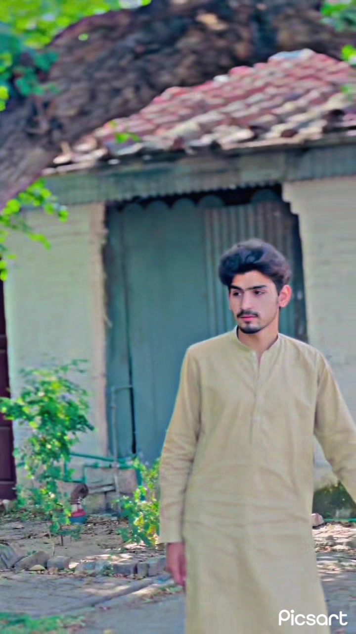 @قمر وڑائچ کامونکی🥂🥀