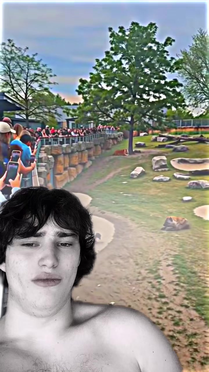 @•