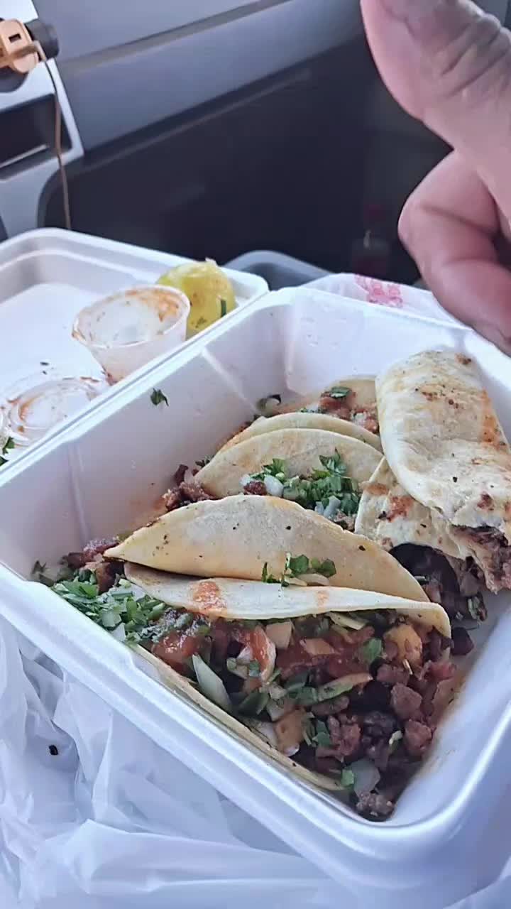 @EL DETONADOR CUIDADO AHI
