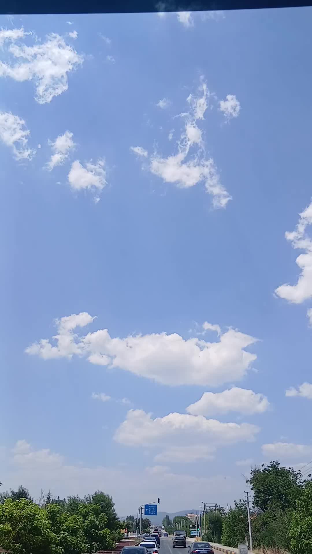 @emelııı