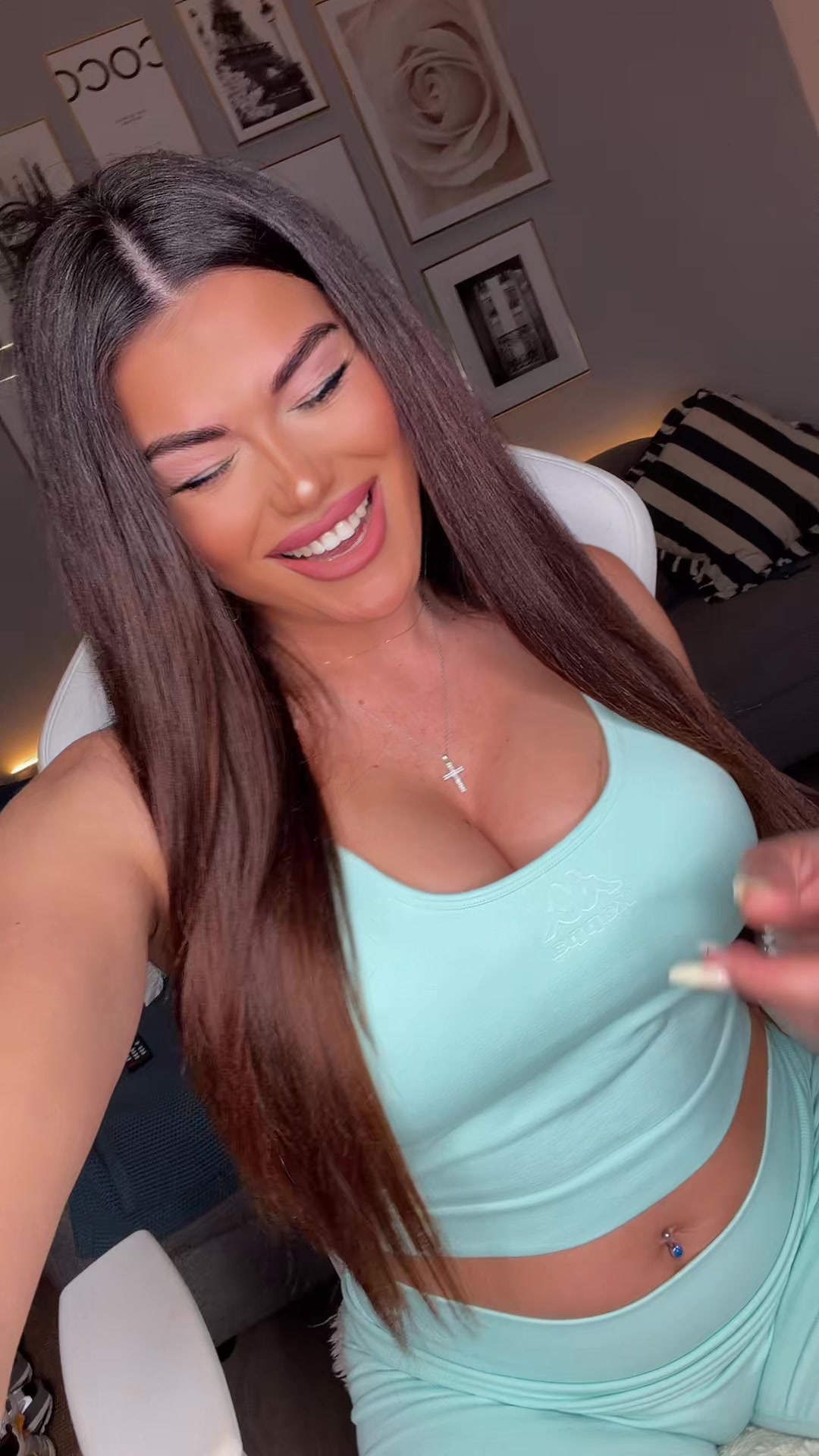 @Valentina