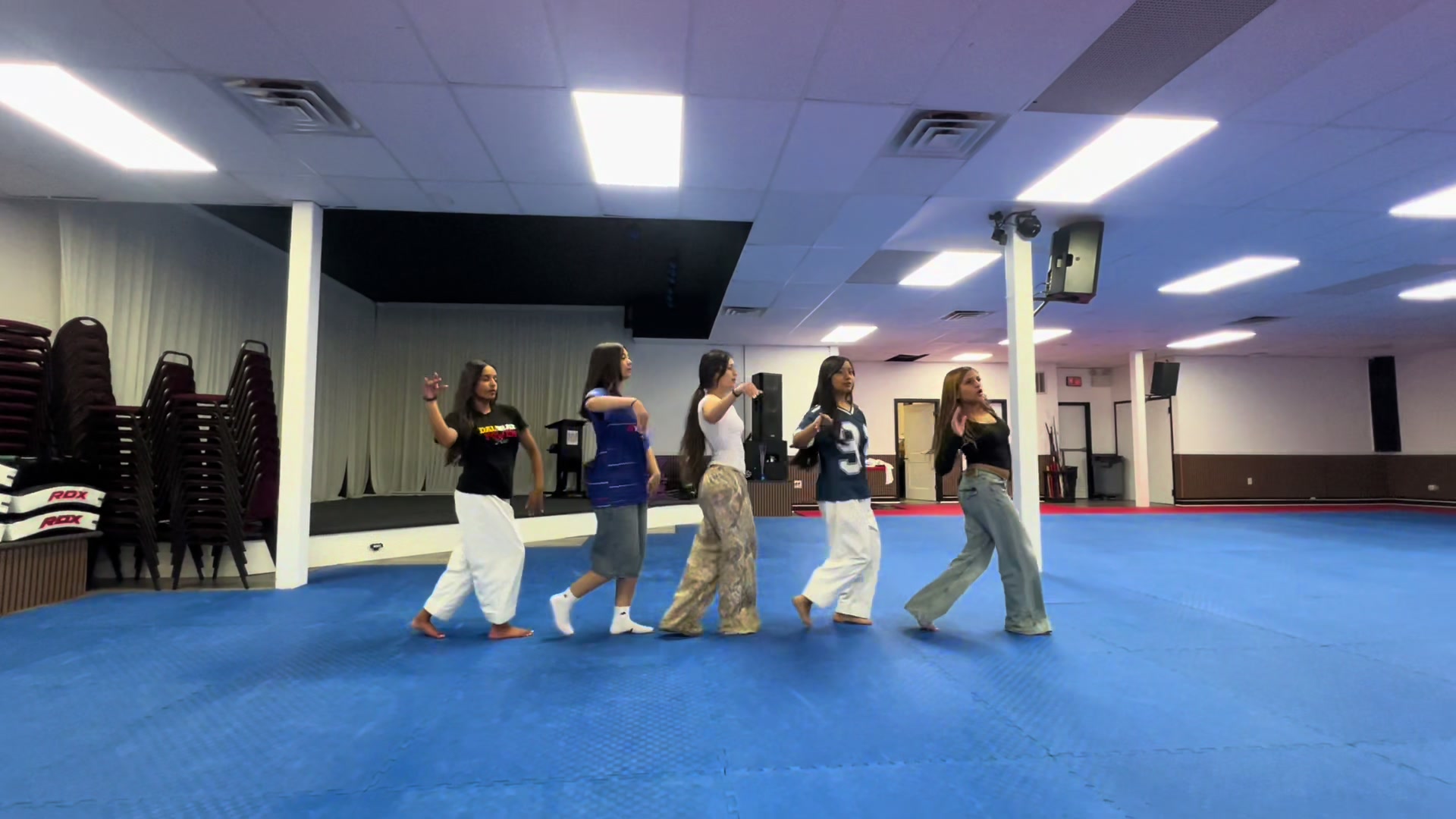 @Dancegroup