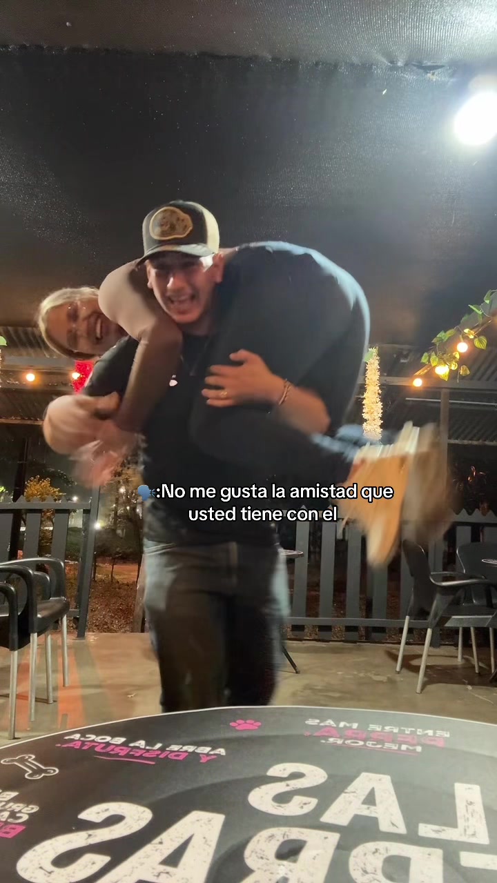 @Ale…