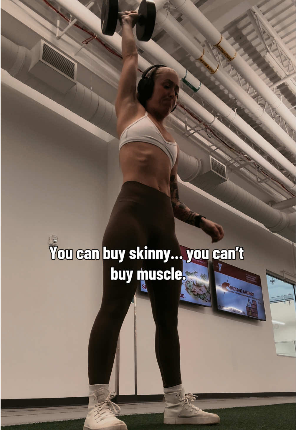 @chelsquats