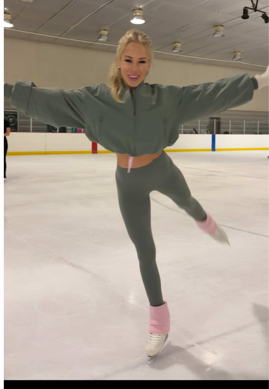 @Jamie Stuckert ⛸️