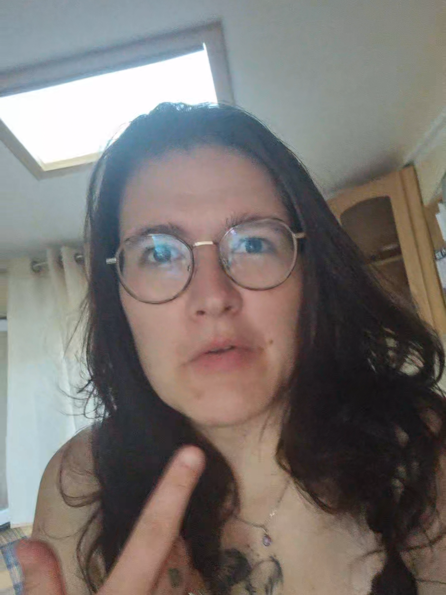 @Petitenaine02