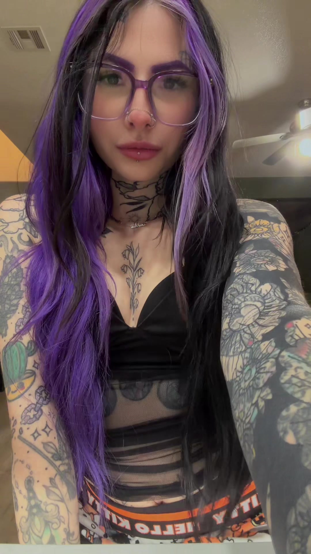 @VioletVee