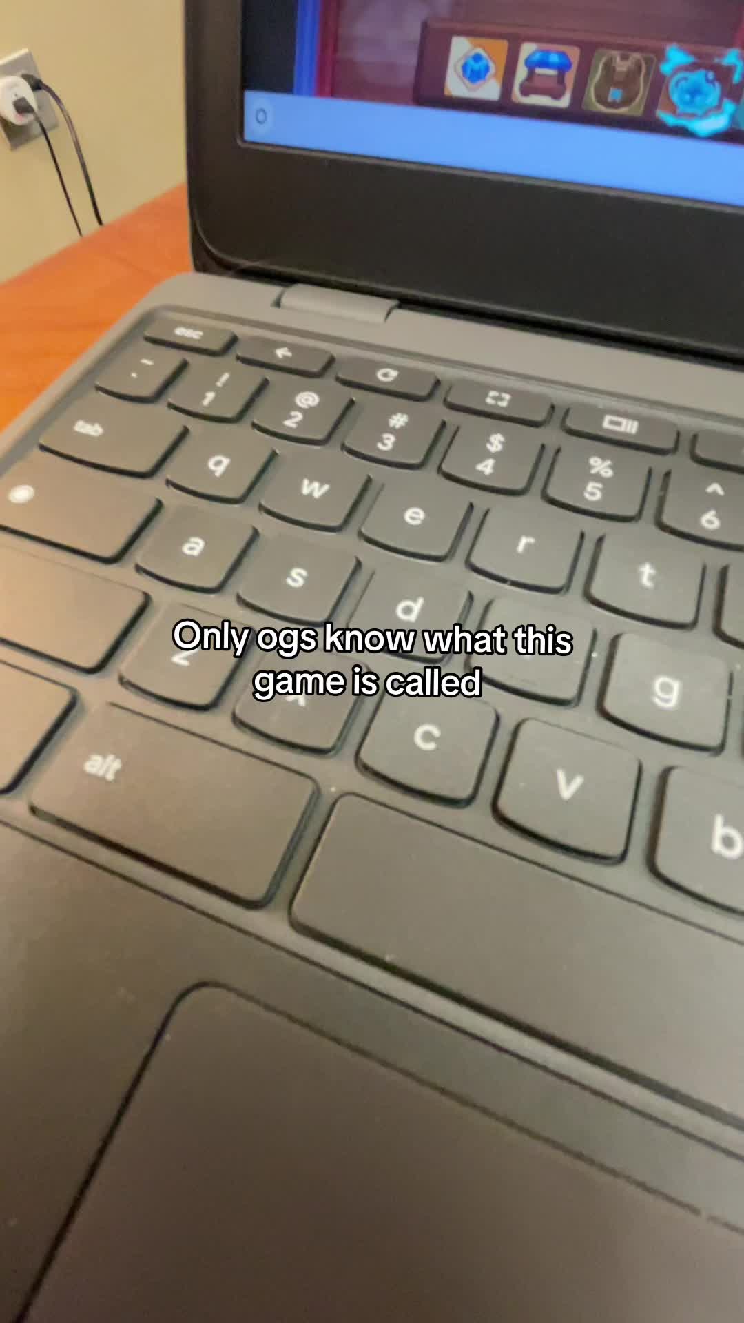 @⃟