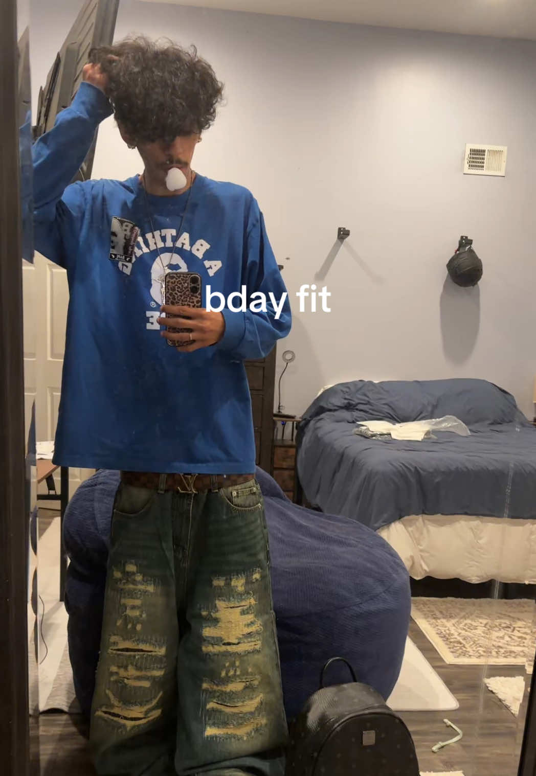 @⃟