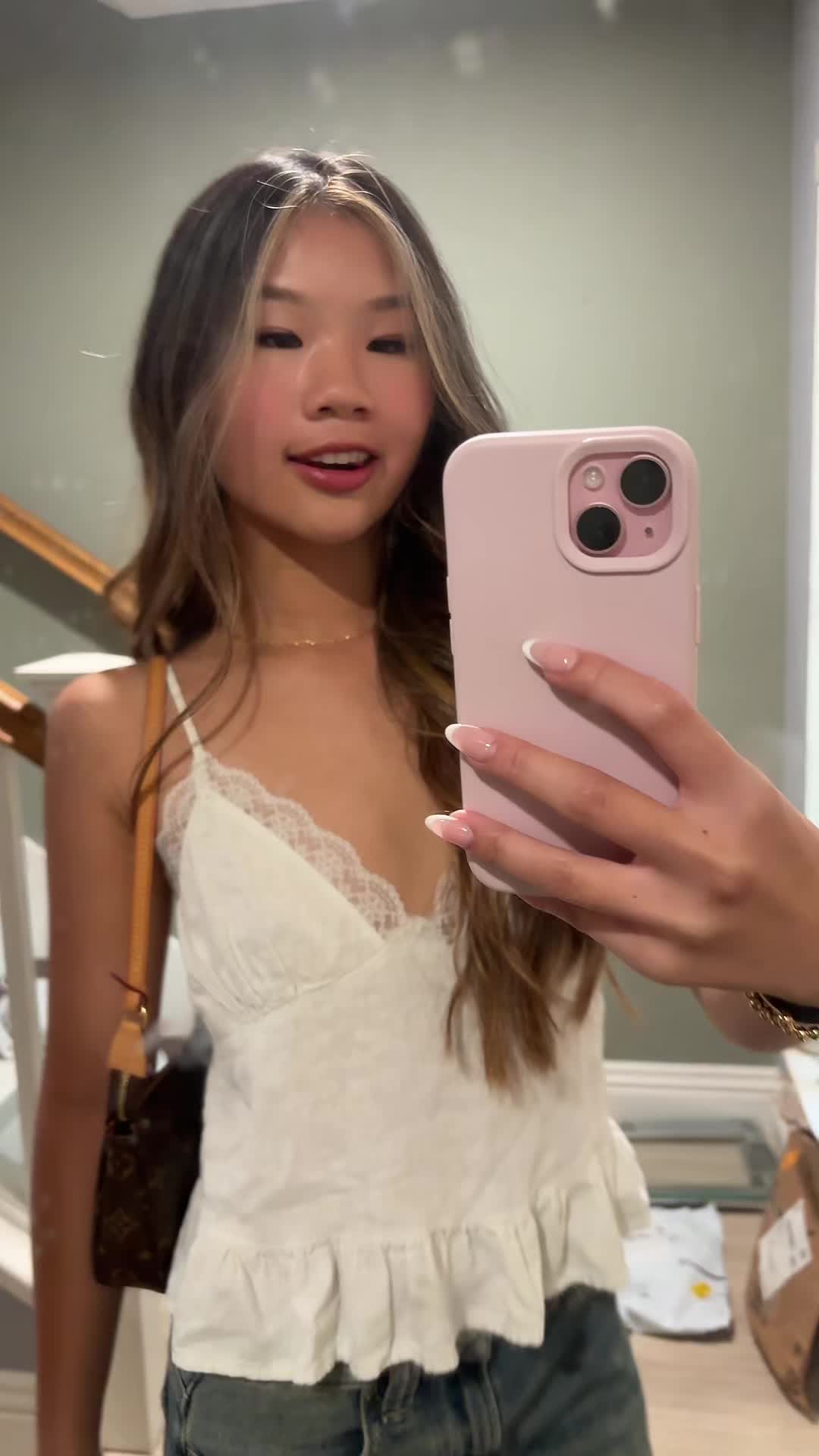 @ELLA CHAU