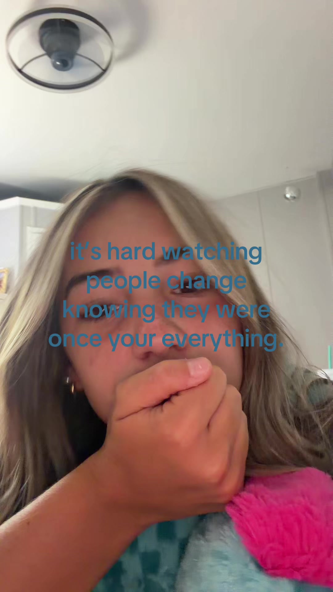 @👩🏽&zwj;🦯👩🏽&zwj;🦯&zwj;➡️