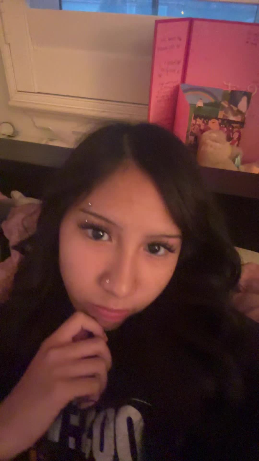 @twinkletoespoosay