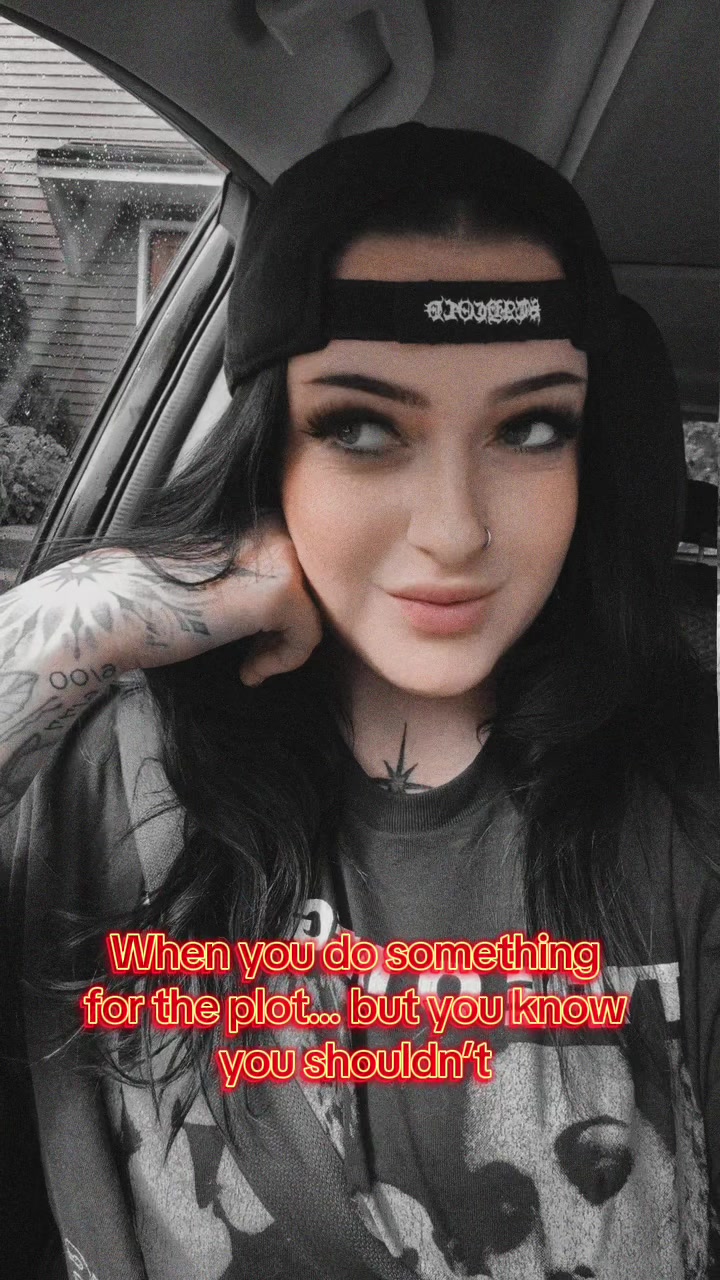 @Gothicccccc