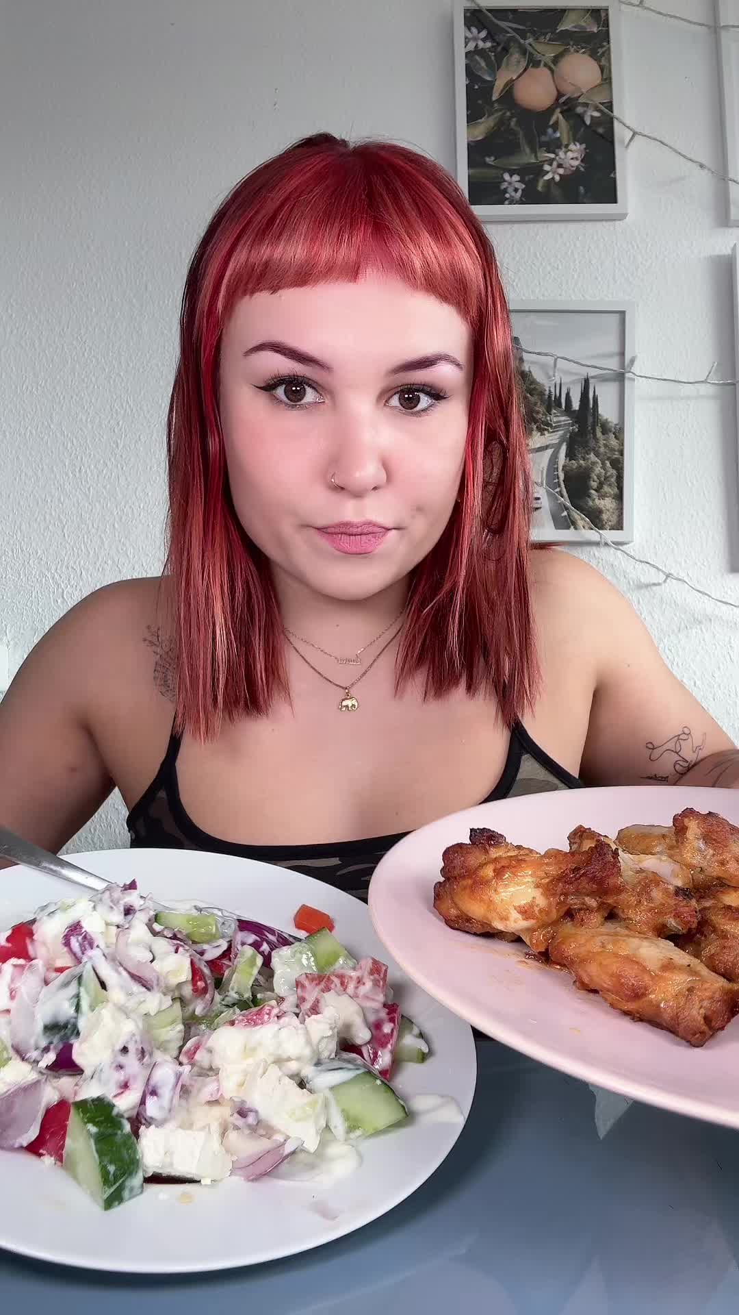 @laurassoberlife