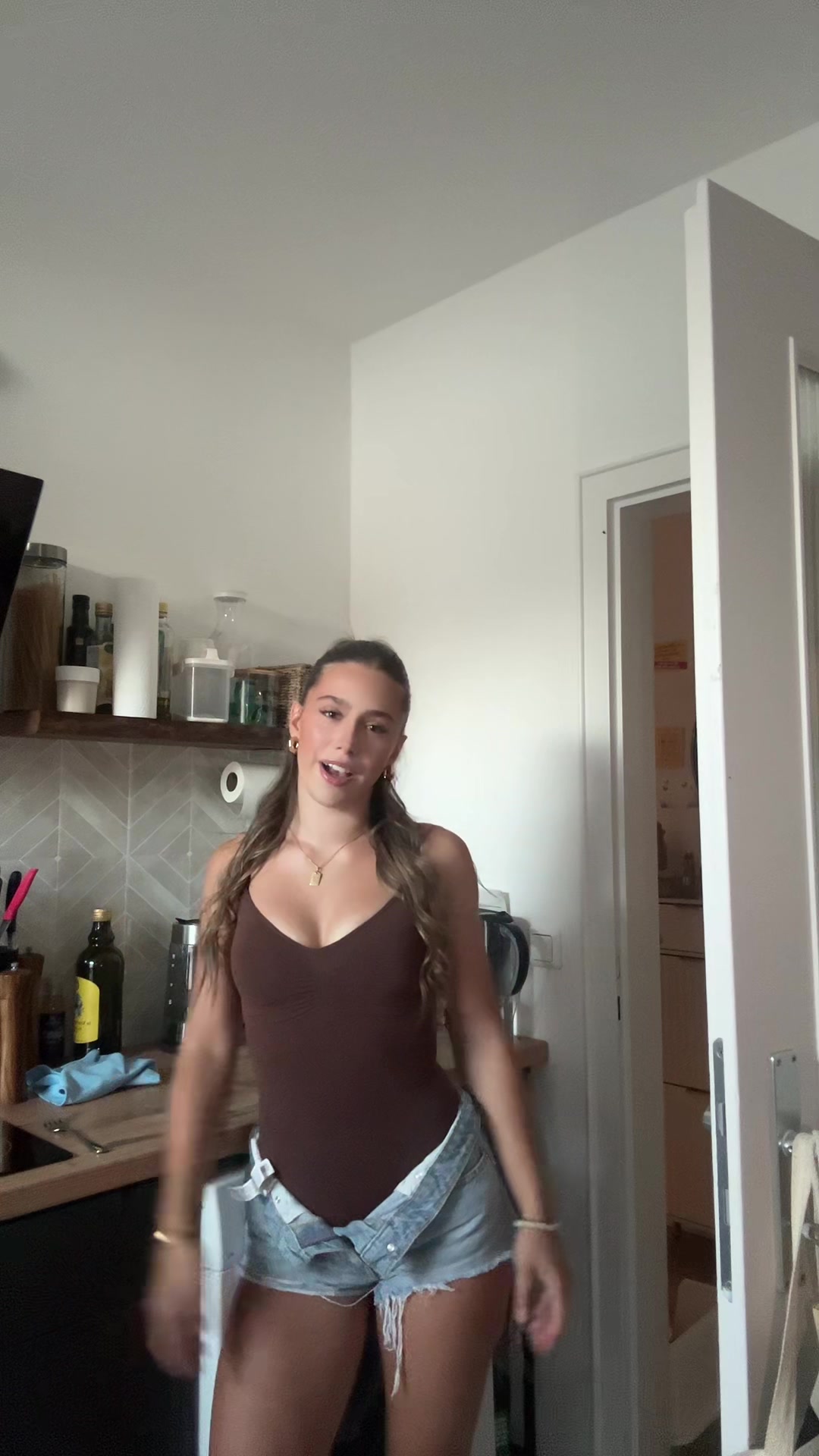@leonaaisk