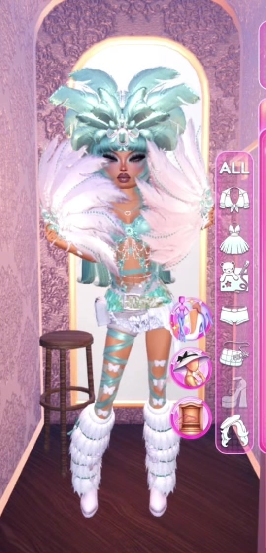@⃟