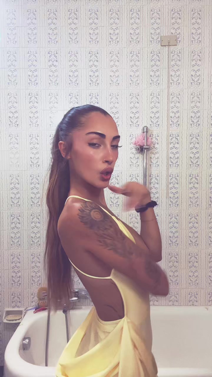 @_rebeccavena