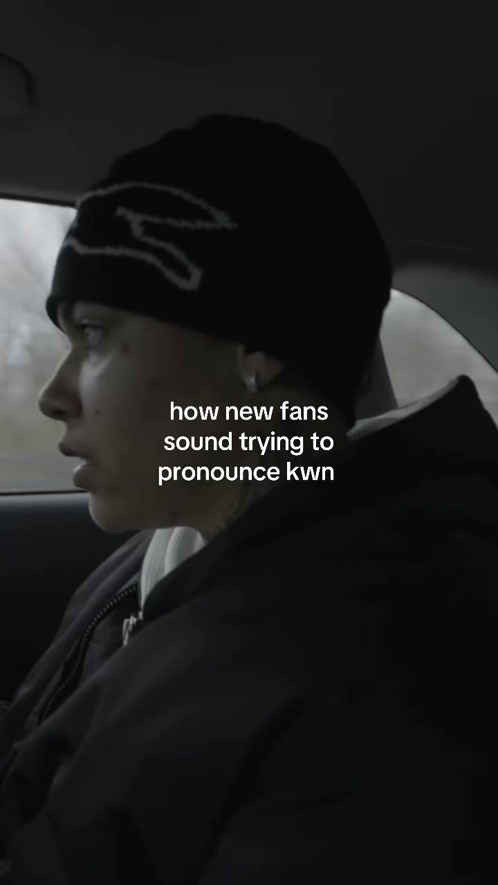 @𝒟