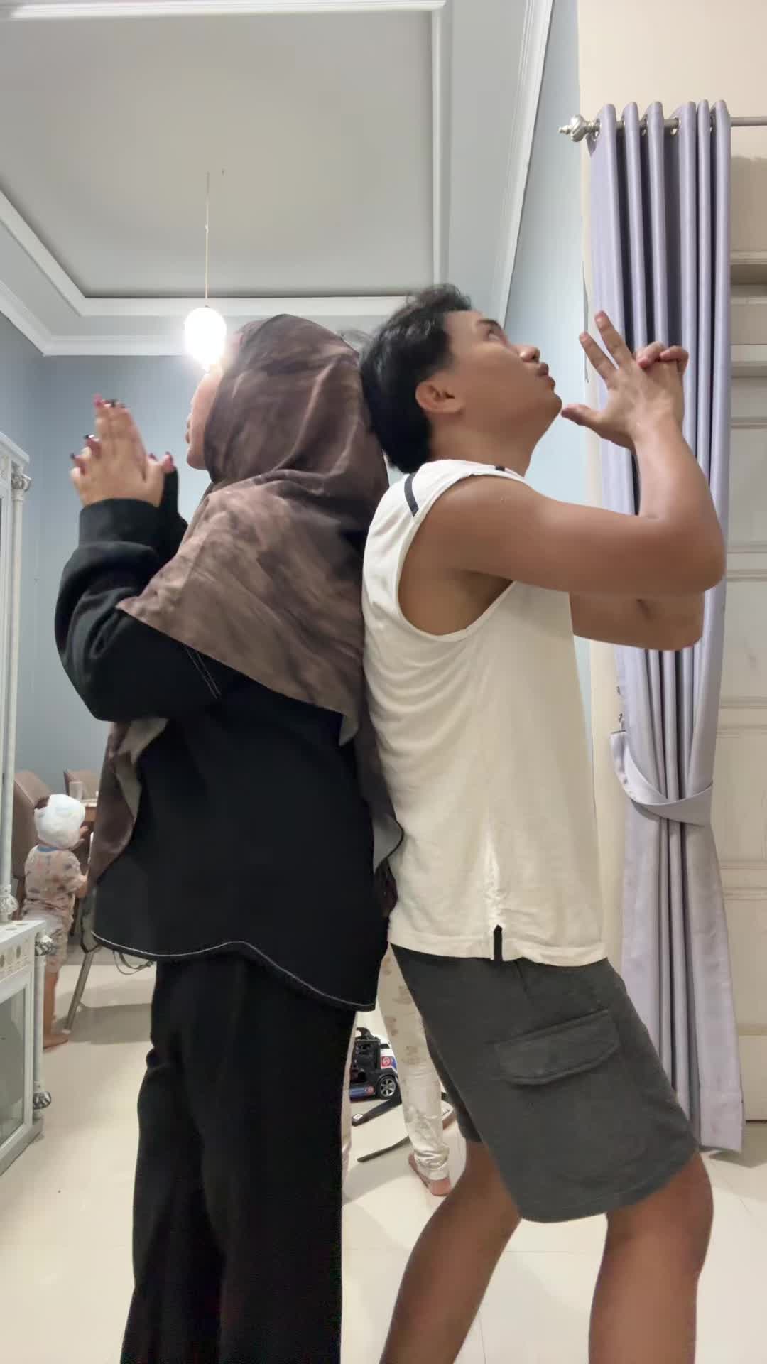@Yogafamilly